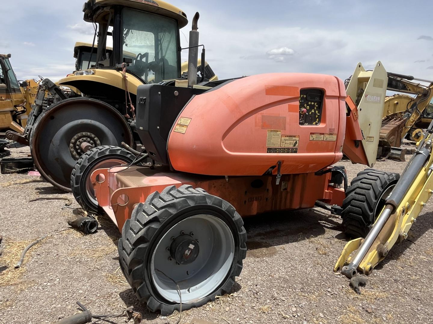 ./imagenes/INVOICE/2019/17102/ASCENSOR JLG 600AJ (1).JPG